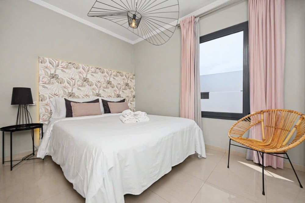 Bungalow de 2 habitaciones en Playa Blanca en venta con piscina - 480.000 € (Ref: 9894446)