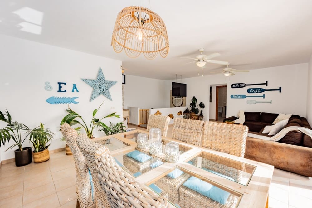 4 soverom Villa til salgs i Playa Blanca med svømmebasseng - € 800 000 (Ref: 9982997)