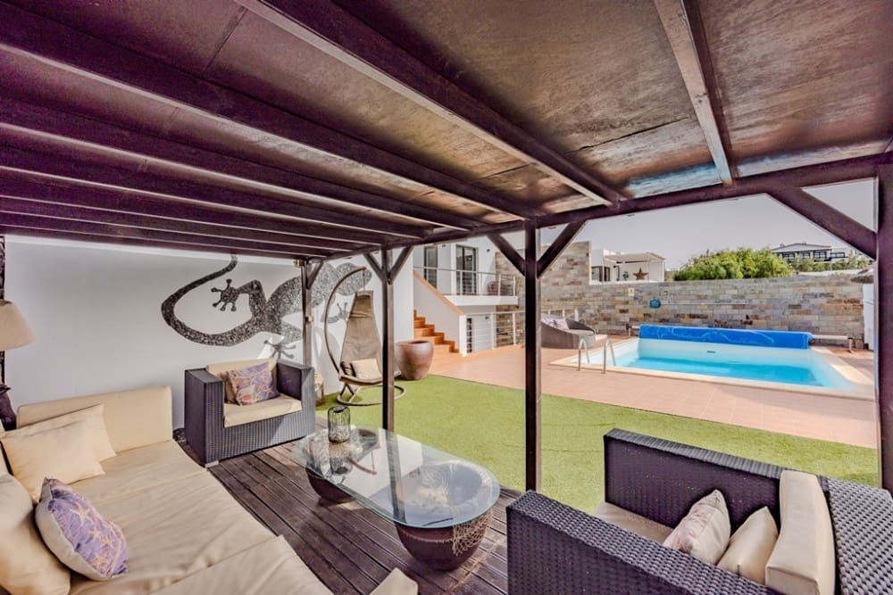 4 soverom Villa til salgs i Playa Blanca med svømmebasseng - € 800 000 (Ref: 9982997)