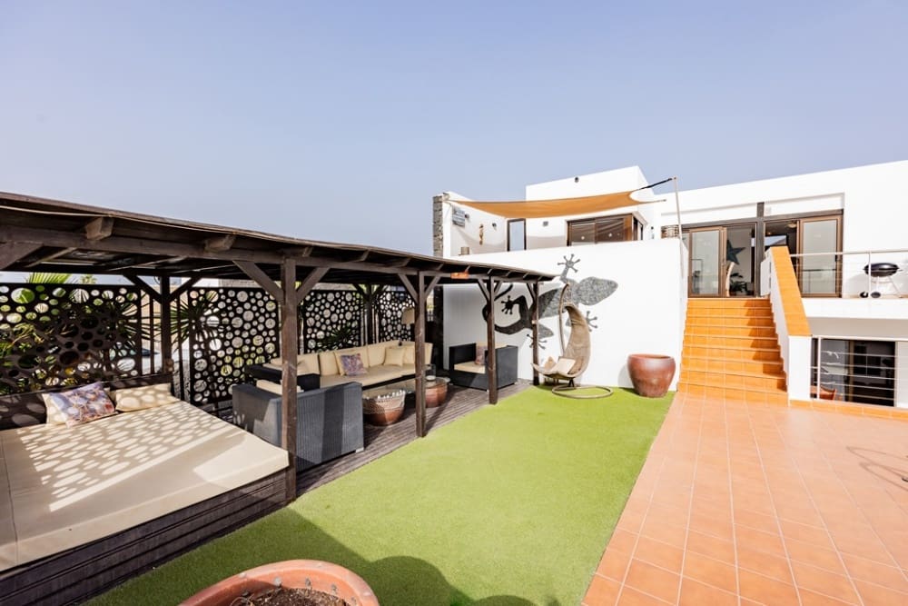 4 soverom Villa til salgs i Playa Blanca med svømmebasseng - € 800 000 (Ref: 9982997)