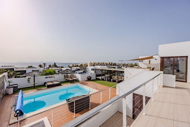4 soverom Villa til salgs i Playa Blanca, Yaiza med svømmebasseng - € 800 000 (Ref: 9982997)