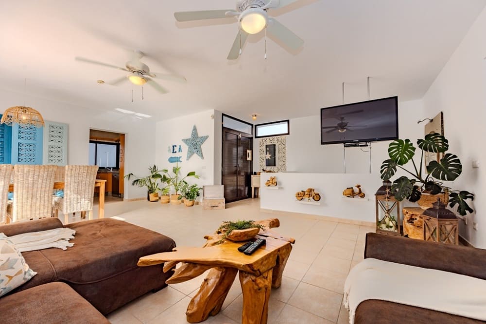 4 soverom Villa til salgs i Playa Blanca med svømmebasseng - € 800 000 (Ref: 9982997)