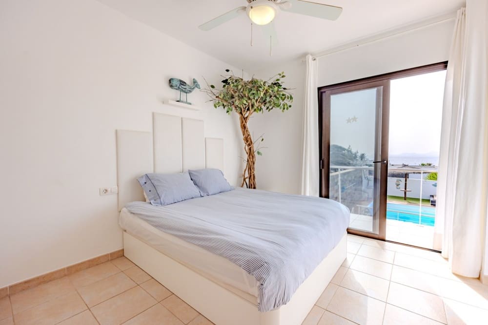 4 soverom Villa til salgs i Playa Blanca med svømmebasseng - € 800 000 (Ref: 9982997)