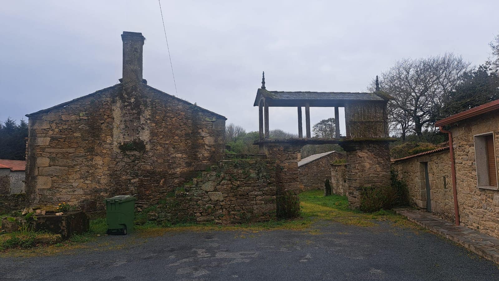 Ruin til salgs i Sobrado - € 95 000 (Ref: 9266522)