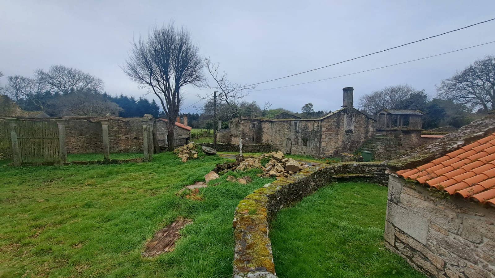 Ruin til salgs i Sobrado - € 95 000 (Ref: 9266522)