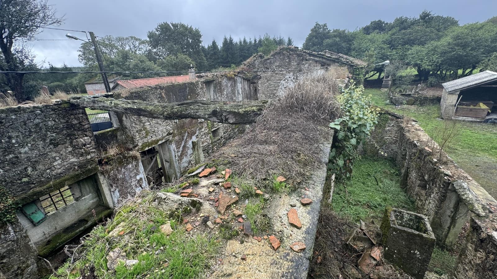 Ruin til salgs i Sobrado - € 95 000 (Ref: 9266522)