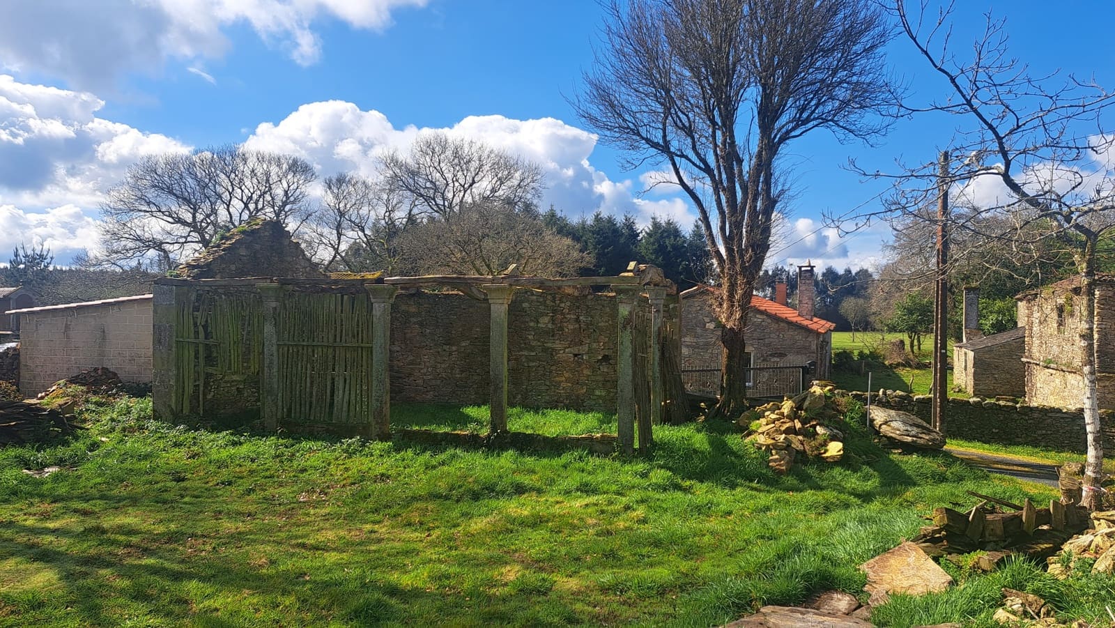 Ruin til salgs i Sobrado - € 95 000 (Ref: 9266522)