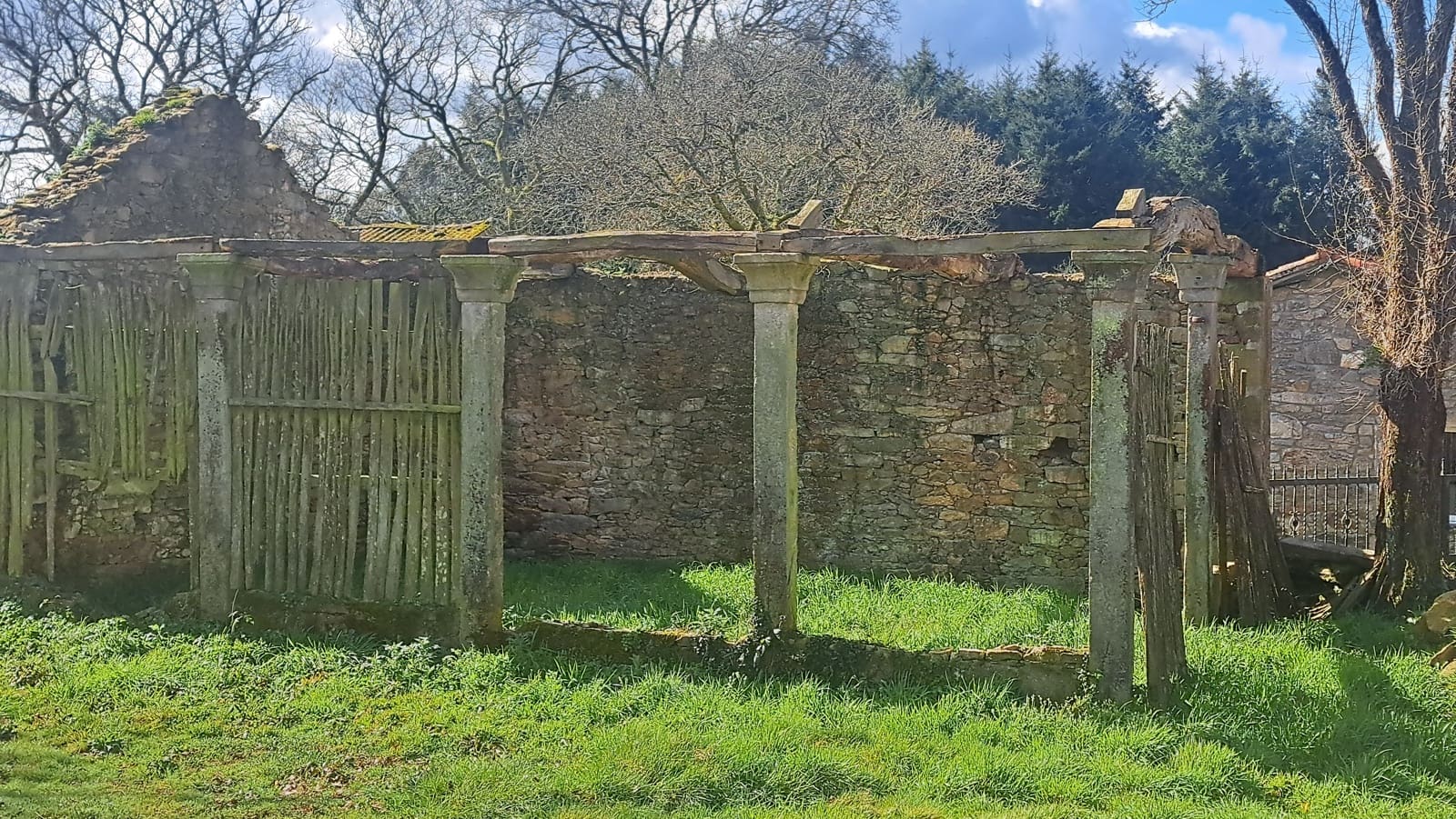 Ruin til salgs i Sobrado - € 95 000 (Ref: 9266522)