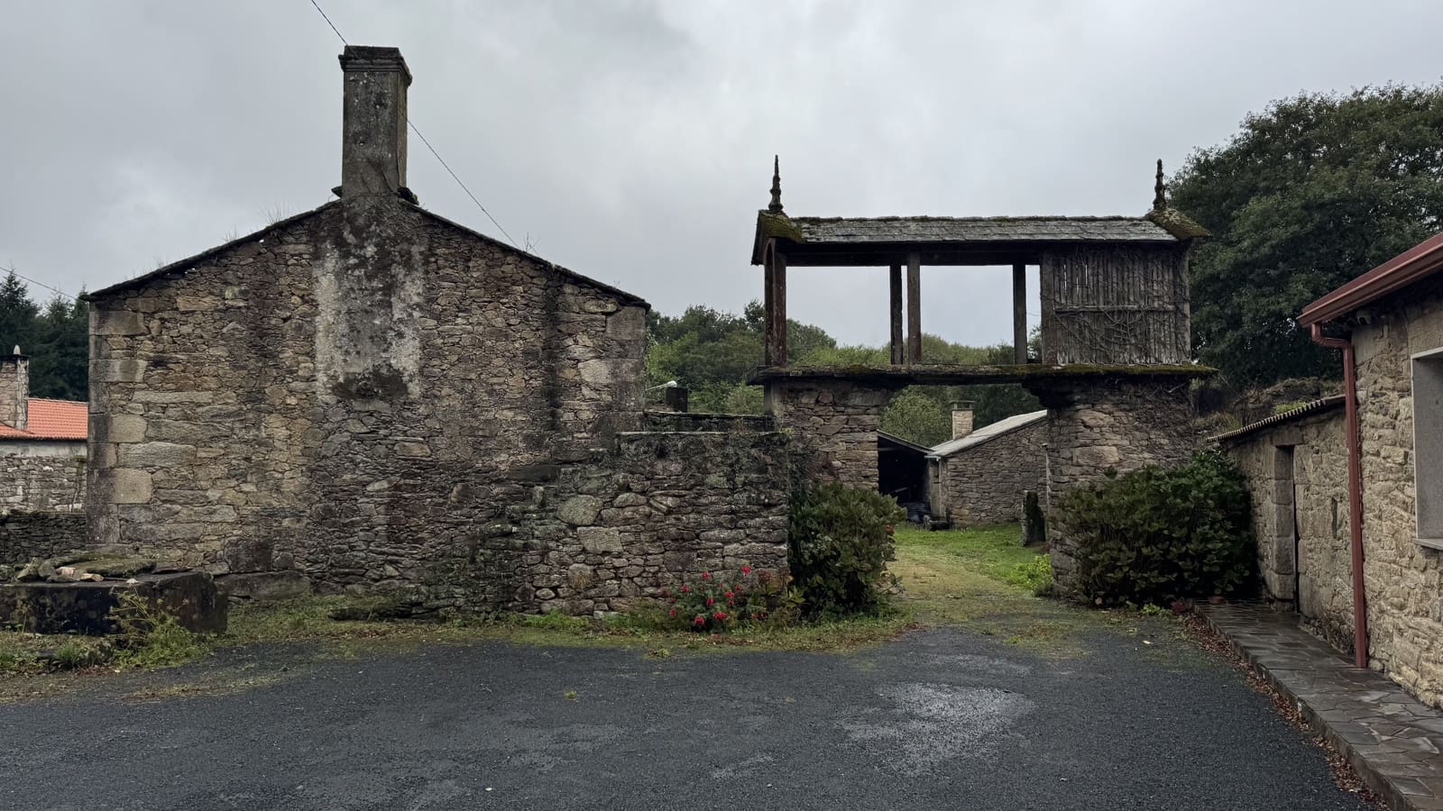 Ruin til salgs i Sobrado - € 95 000 (Ref: 9266522)