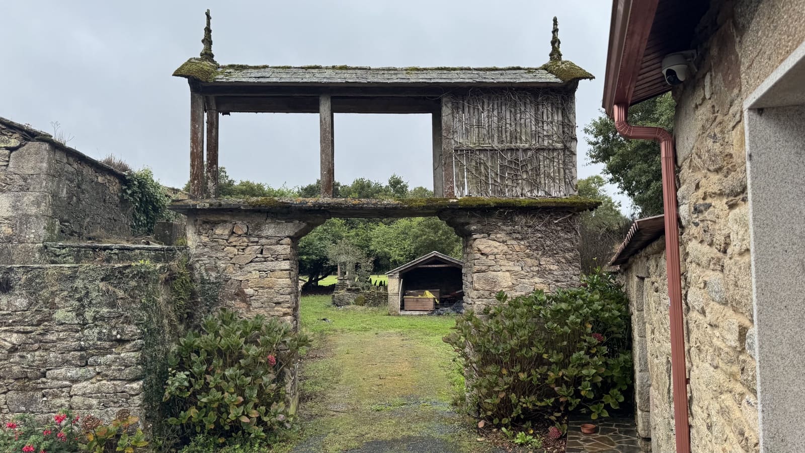 Ruin til salgs i Sobrado - € 95 000 (Ref: 9266522)