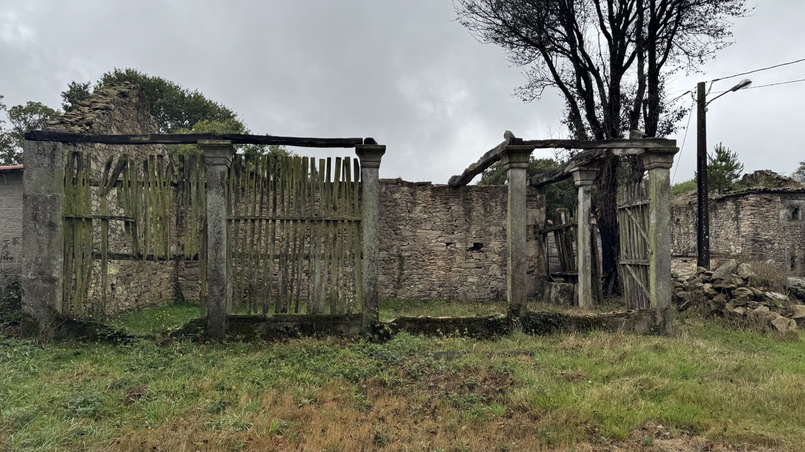Ruin til salgs i Sobrado - € 95 000 (Ref: 9266522)