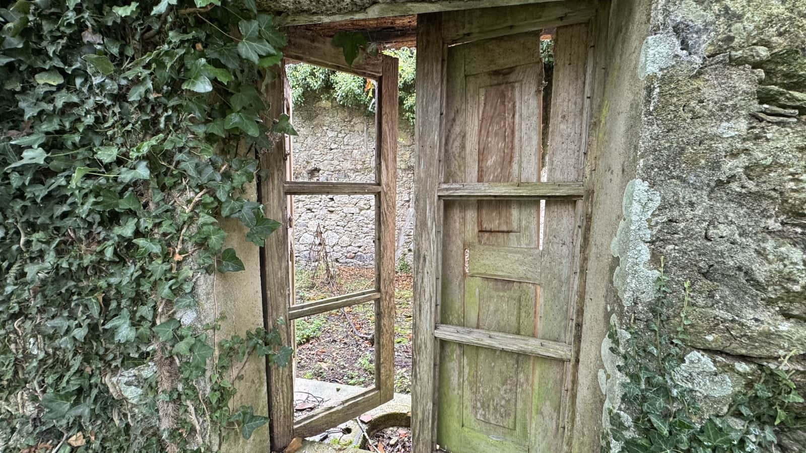 Ruin til salg i Sobrado - € 65.000 (Ref: 9267564)