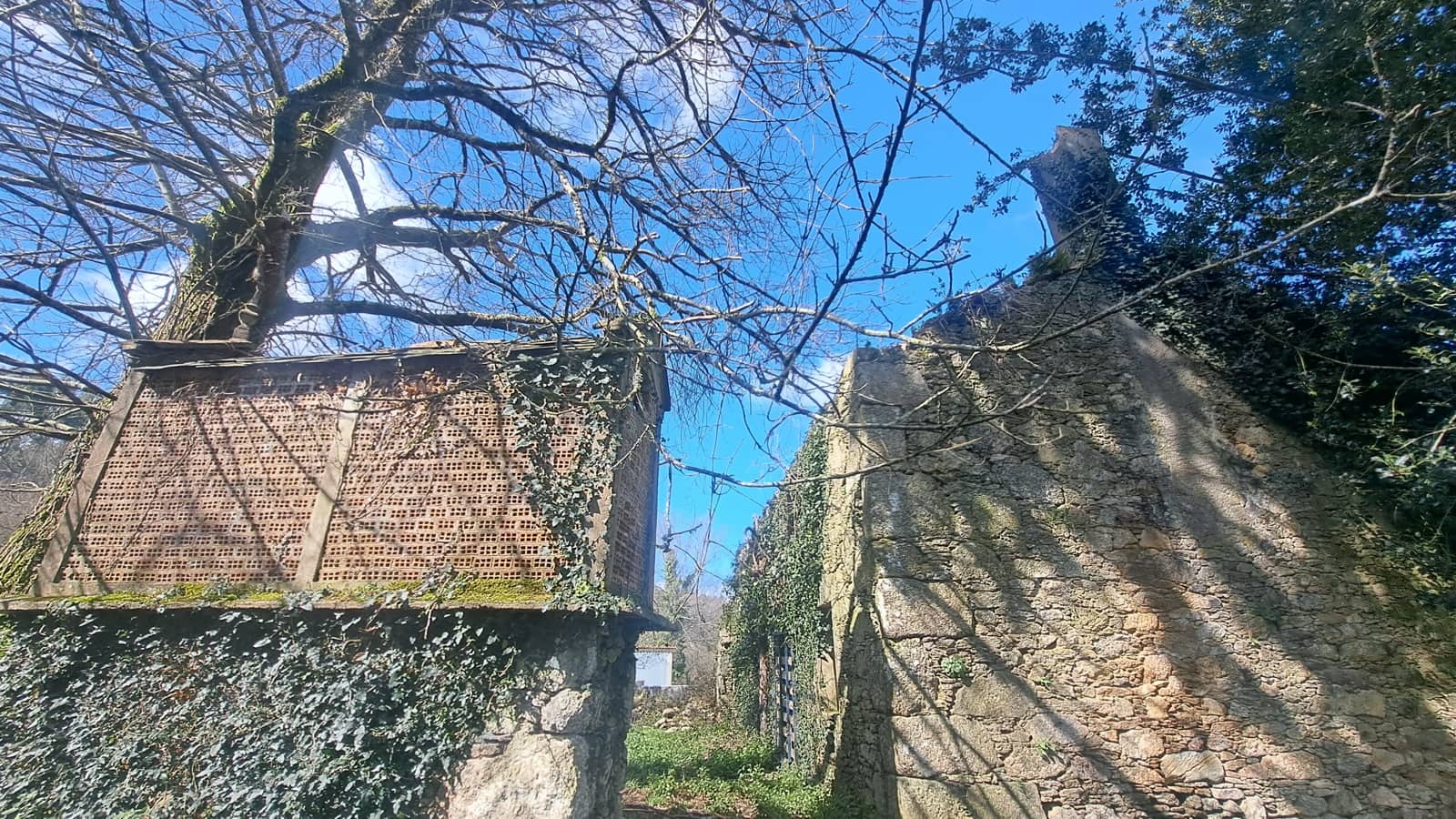 Ruin til salg i Sobrado - € 65.000 (Ref: 9267564)