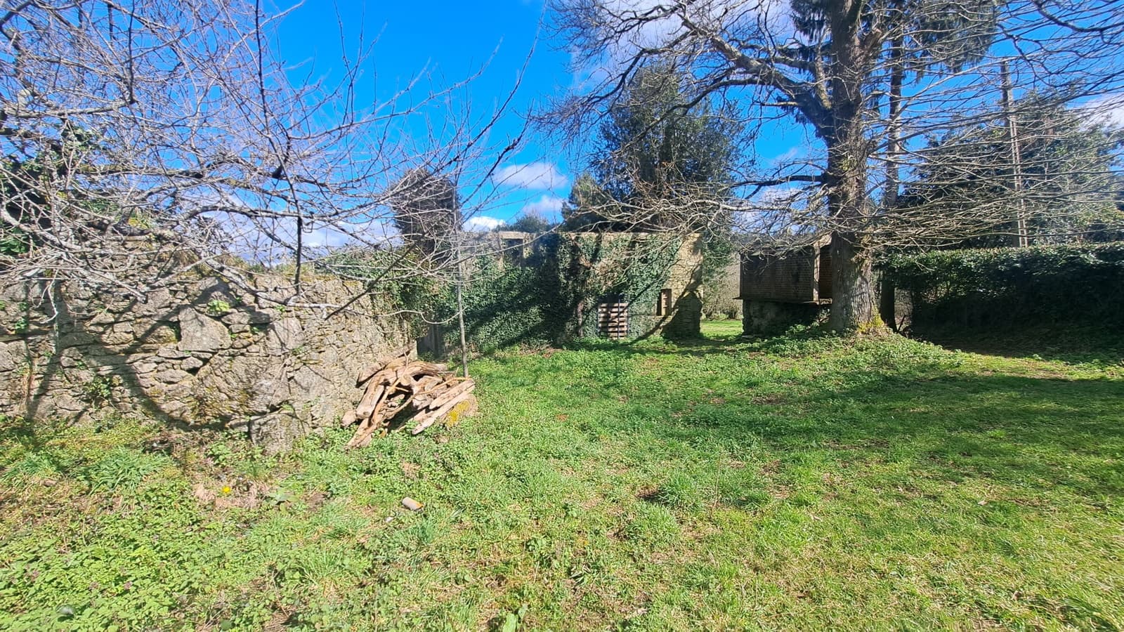 Ruin til salg i Sobrado - € 65.000 (Ref: 9267564)