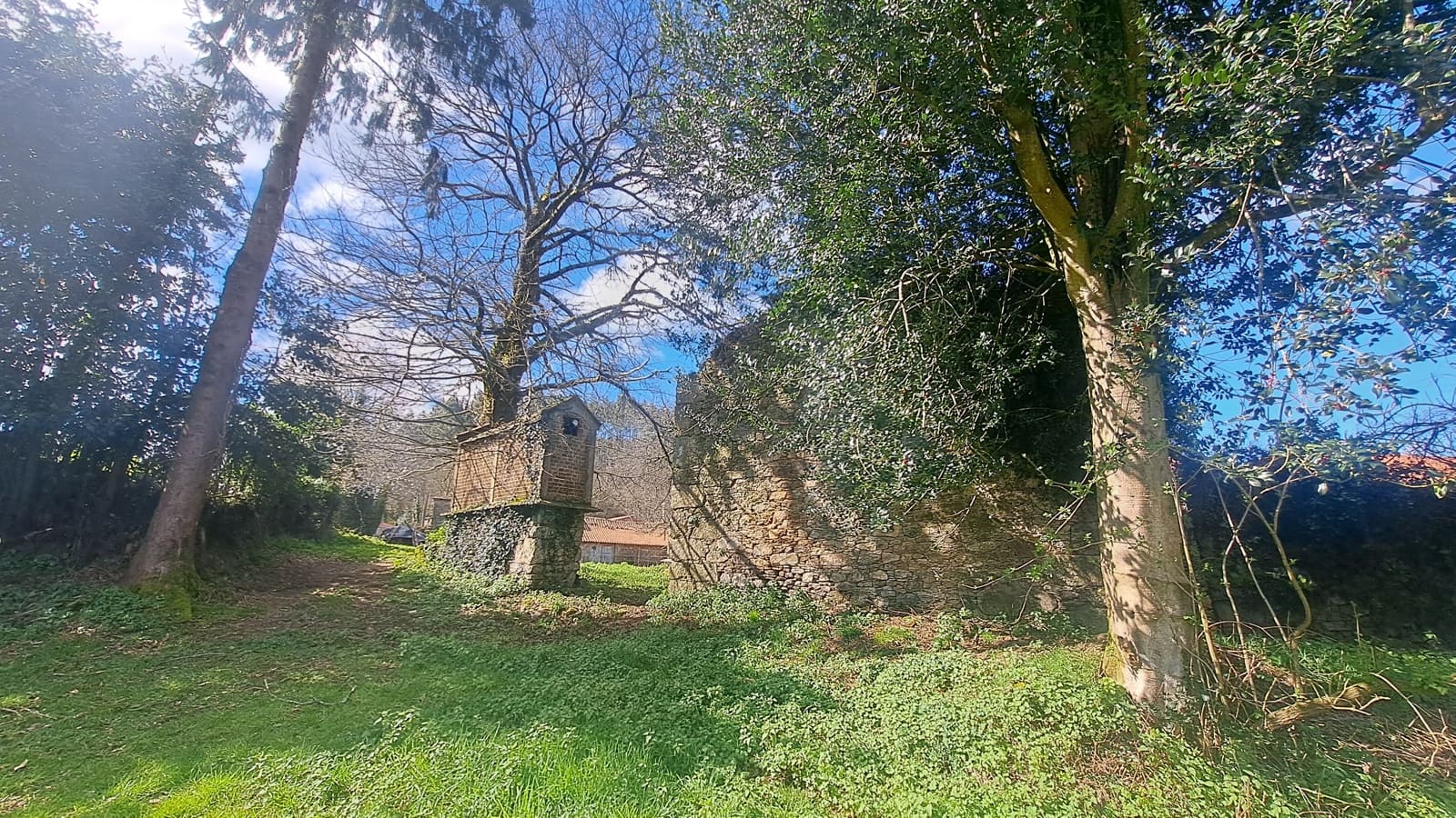 Ruin til salg i Sobrado - € 65.000 (Ref: 9267564)