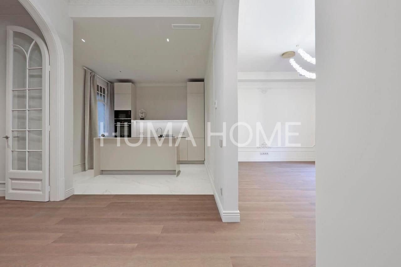 Piso de 4 habitaciones en Barcelona ciudad en venta - 1.750.000 € (Ref: 9387028)