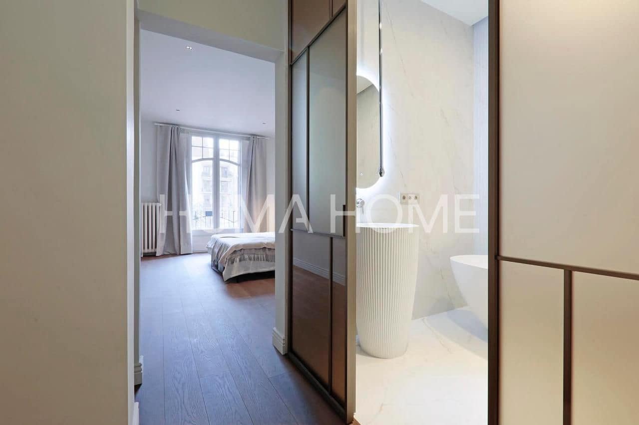 Piso de 4 habitaciones en Barcelona ciudad en venta - 1.750.000 € (Ref: 9387028)