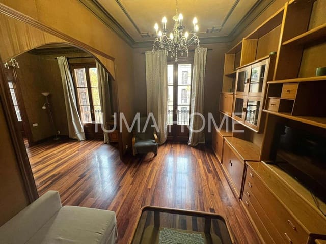 4 bedroom Flat for sale in Eixample, Barcelona city - € 1,095,000 (Ref: 9387029)