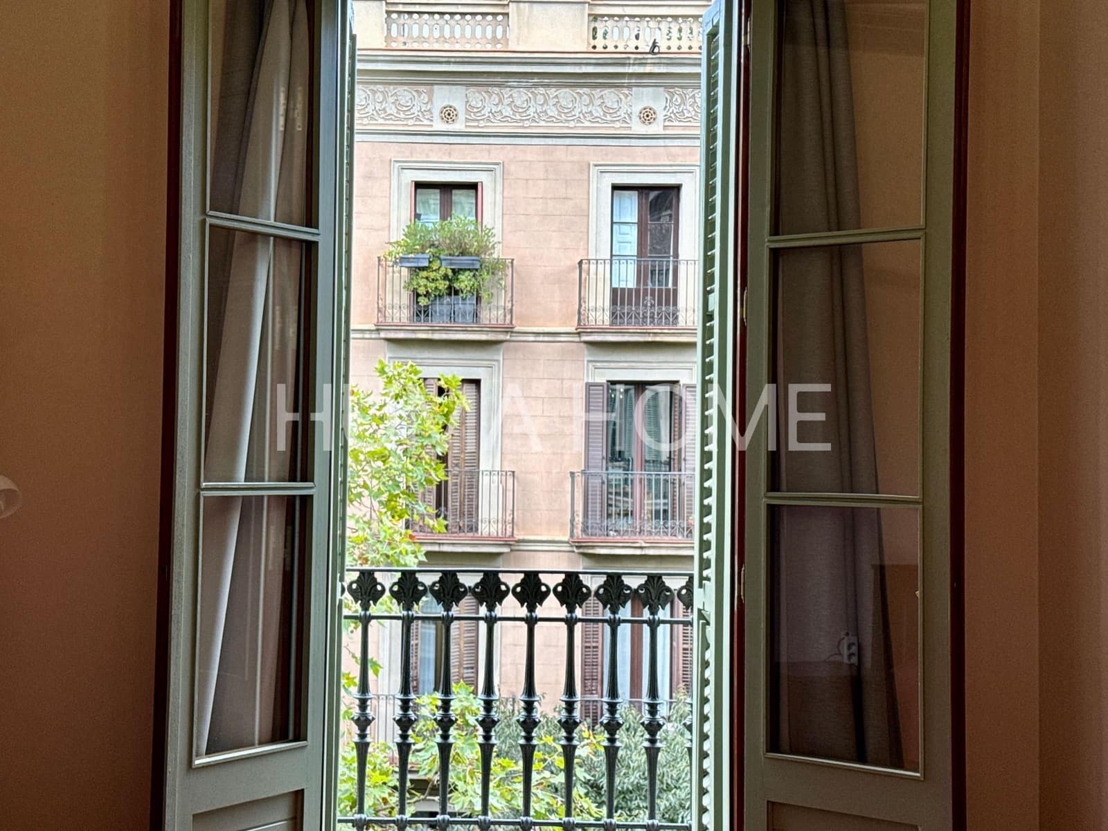 4 bedroom Flat for sale in Barcelona city - € 1,095,000 (Ref: 9387029)