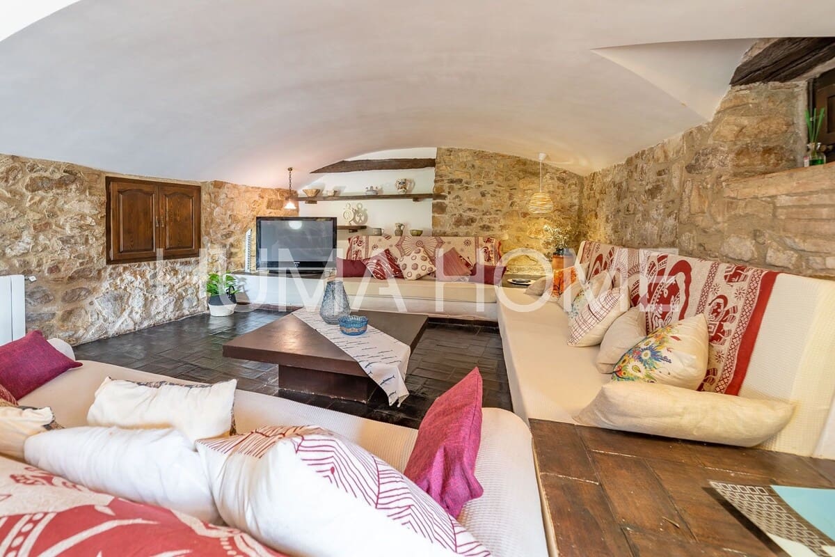 7 slaapkamer Finca/Landhuis te koop in Llagostera met zwembad - € 1.325.000 (Ref: 9387030)