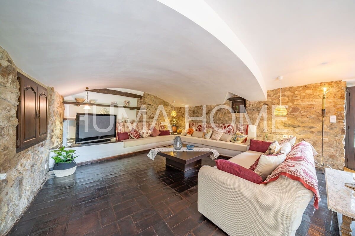 7 slaapkamer Finca/Landhuis te koop in Llagostera met zwembad - € 1.325.000 (Ref: 9387030)