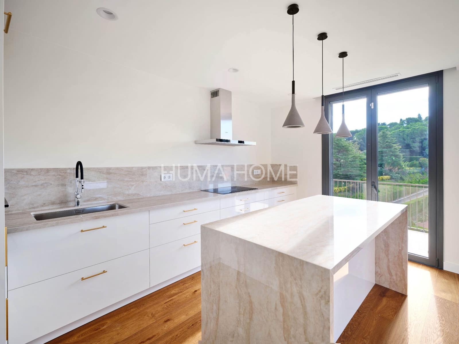 4 bedroom Villa for sale in Barcelona city with pool garage - € 1,680,000 (Ref: 9387574)