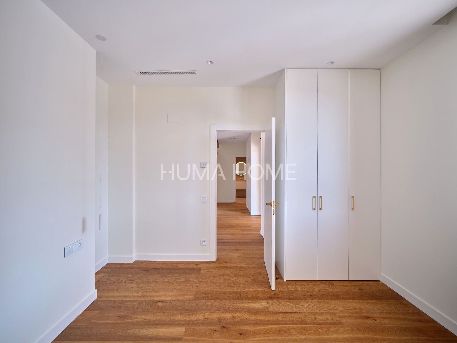 4 bedroom Villa for sale in Barcelona city with pool garage - € 1,680,000 (Ref: 9387574)