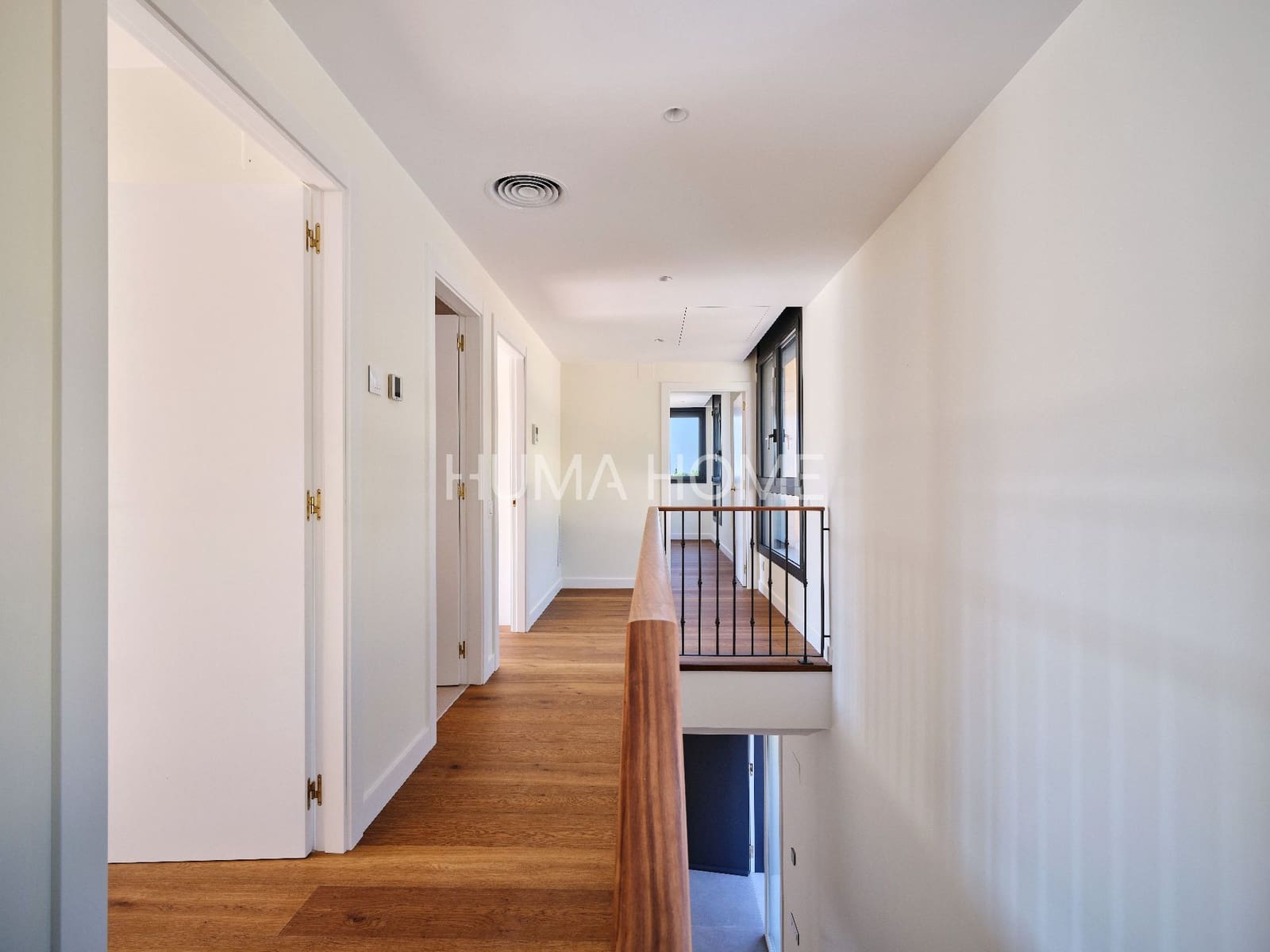 4 bedroom Villa for sale in Barcelona city with pool garage - € 1,680,000 (Ref: 9387574)