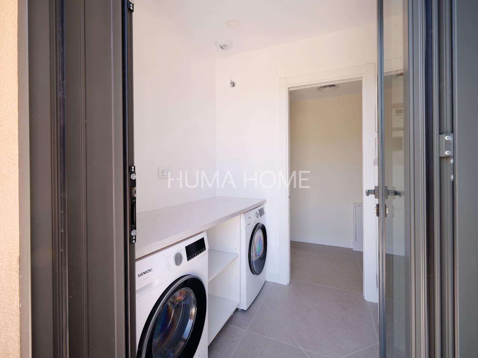 4 bedroom Villa for sale in Barcelona city with pool garage - € 1,680,000 (Ref: 9387574)