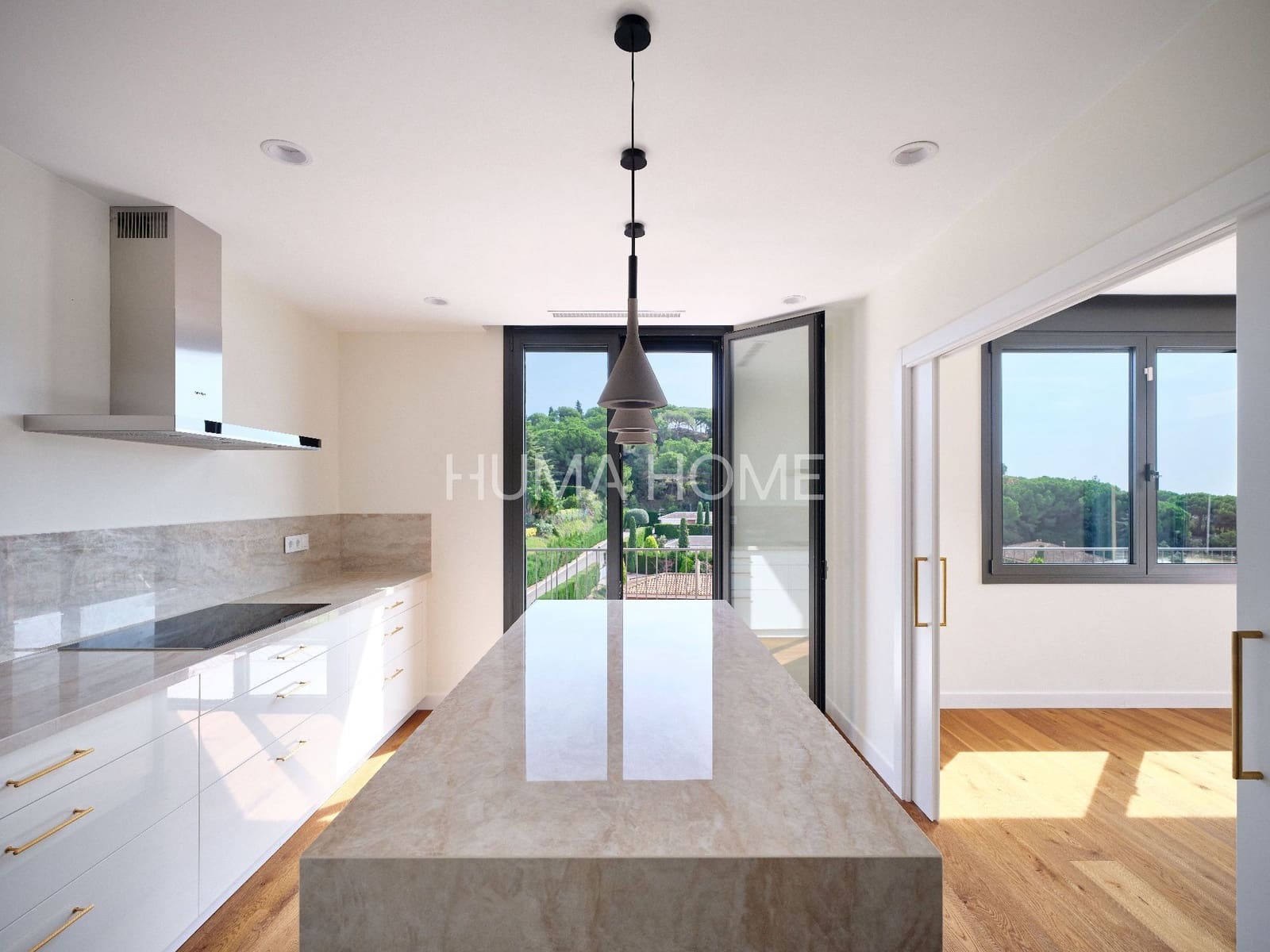 4 bedroom Villa for sale in Barcelona city with pool garage - € 1,680,000 (Ref: 9387574)