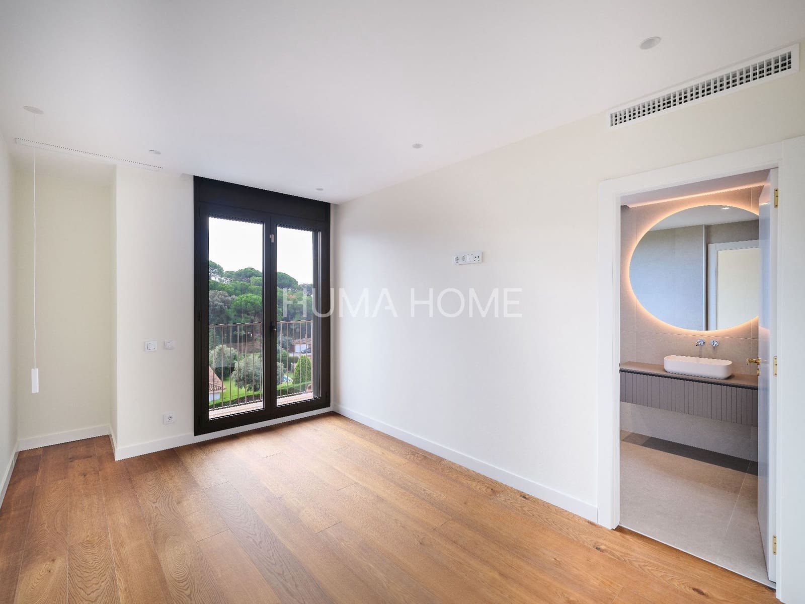 4 bedroom Villa for sale in Barcelona city with pool garage - € 1,680,000 (Ref: 9387574)