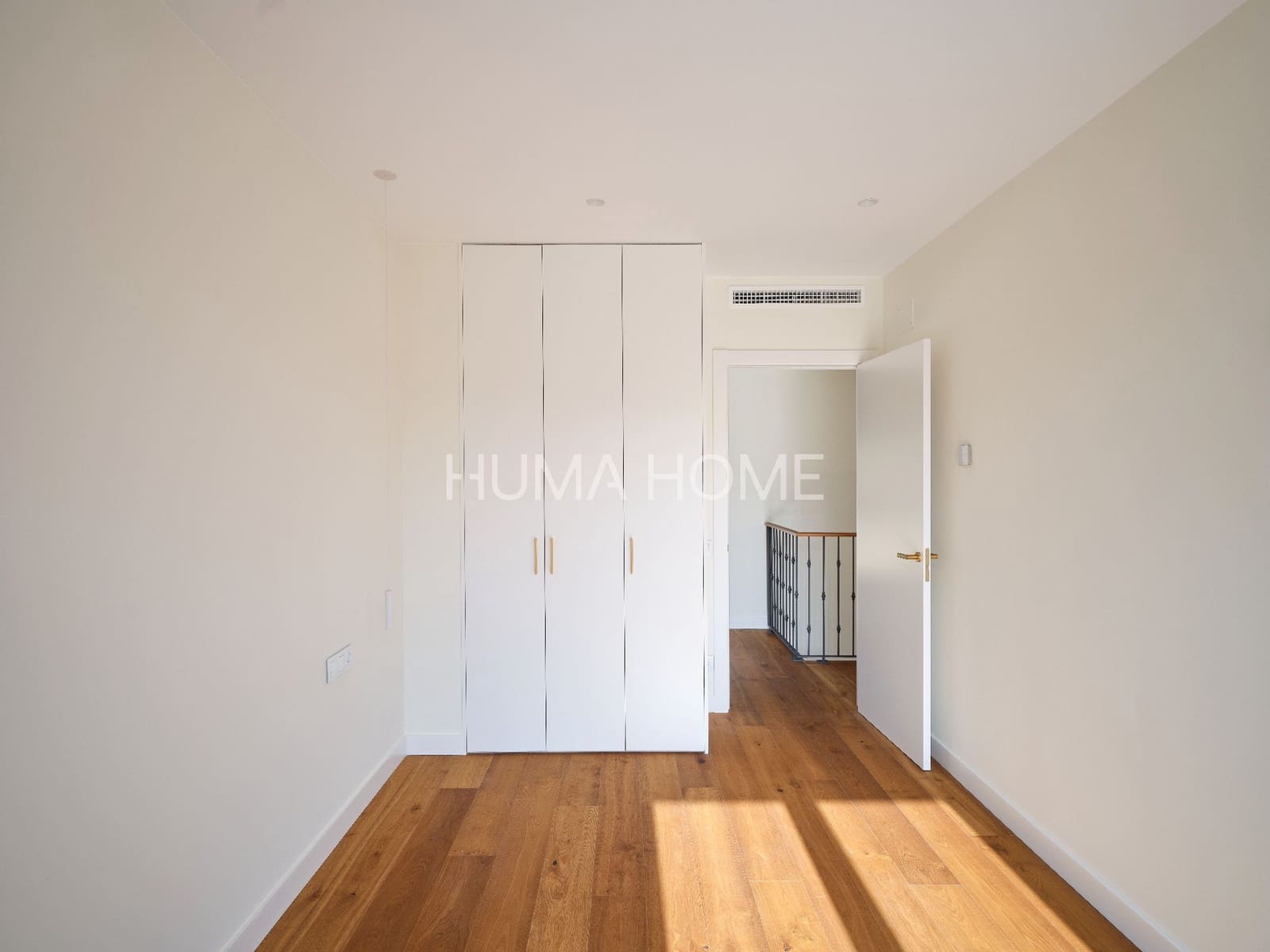 4 bedroom Villa for sale in Barcelona city with pool garage - € 1,680,000 (Ref: 9387574)