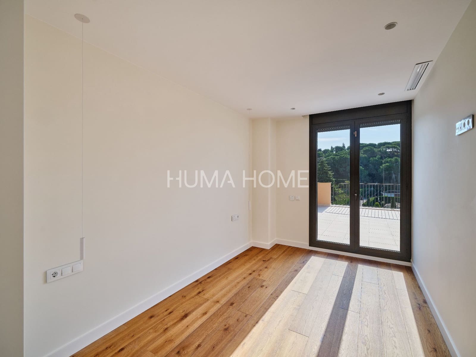 4 bedroom Villa for sale in Barcelona city with pool garage - € 1,680,000 (Ref: 9387574)