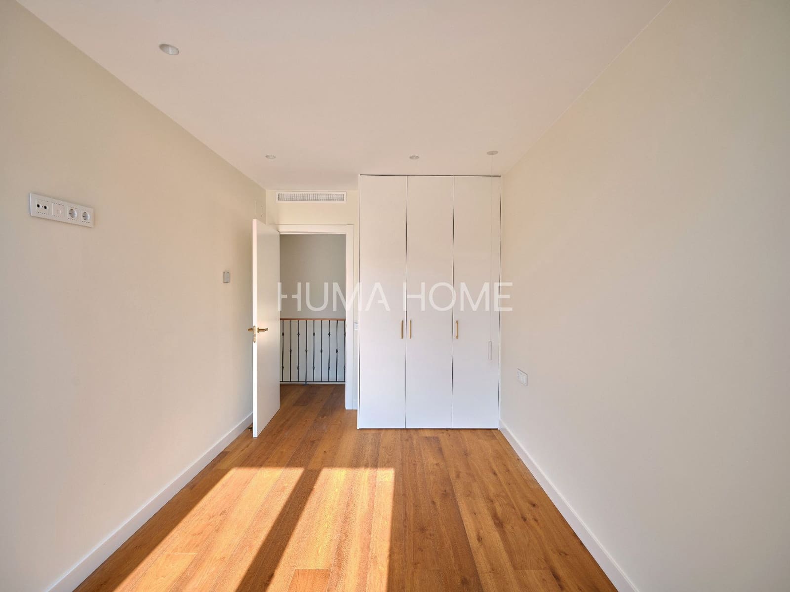 4 bedroom Villa for sale in Barcelona city with pool garage - € 1,680,000 (Ref: 9387574)