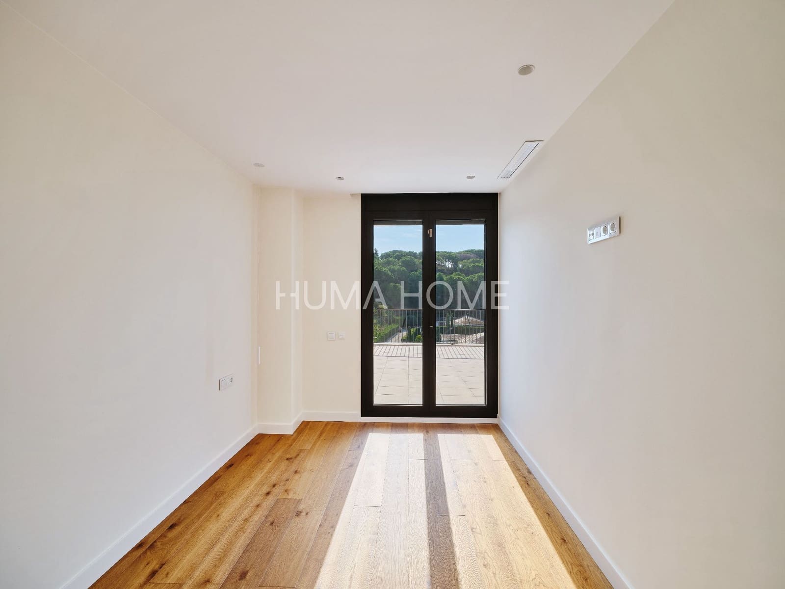 4 bedroom Villa for sale in Barcelona city with pool garage - € 1,680,000 (Ref: 9387574)