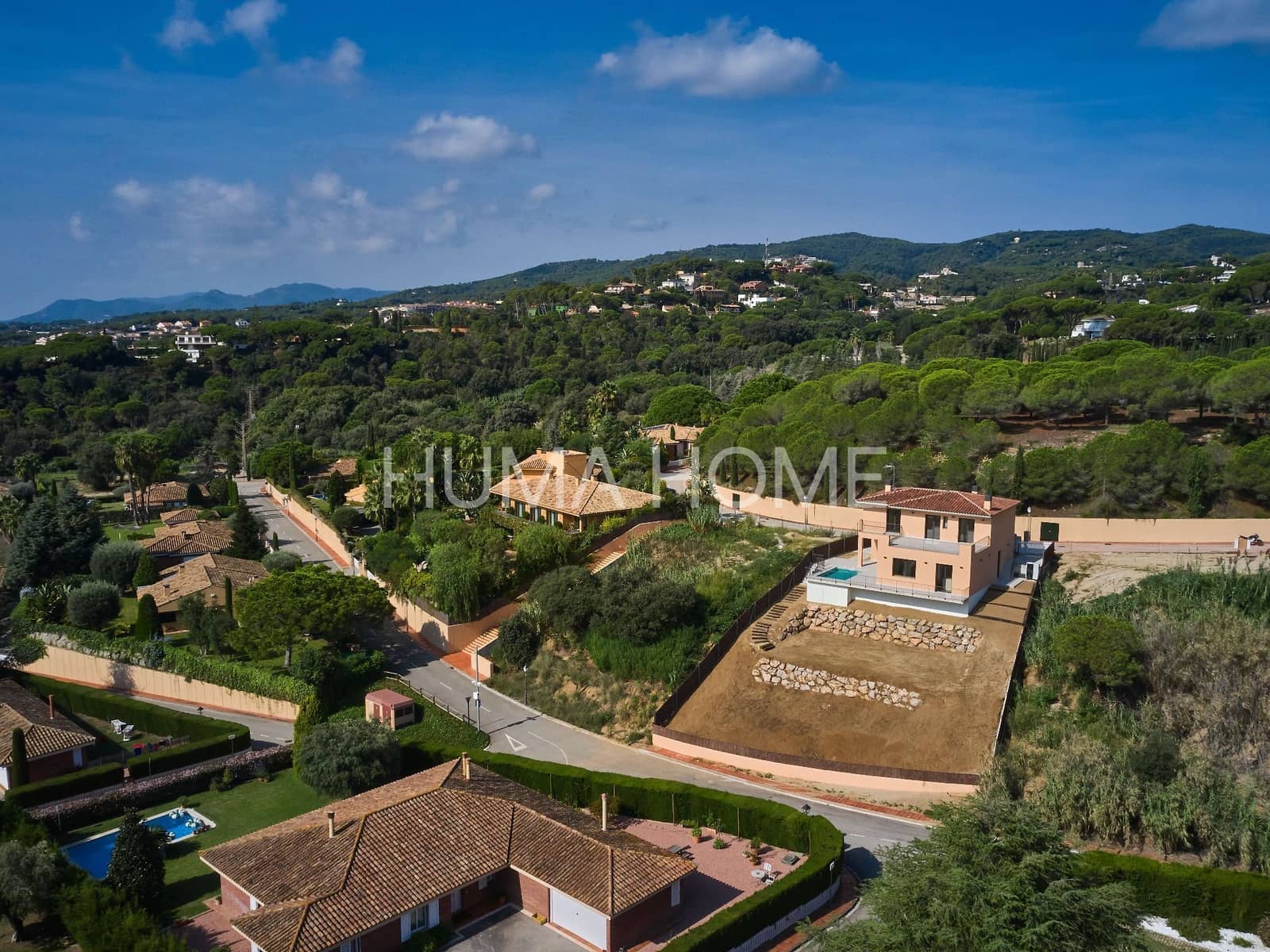 4 bedroom Villa for sale in Barcelona city with pool garage - € 1,680,000 (Ref: 9387574)