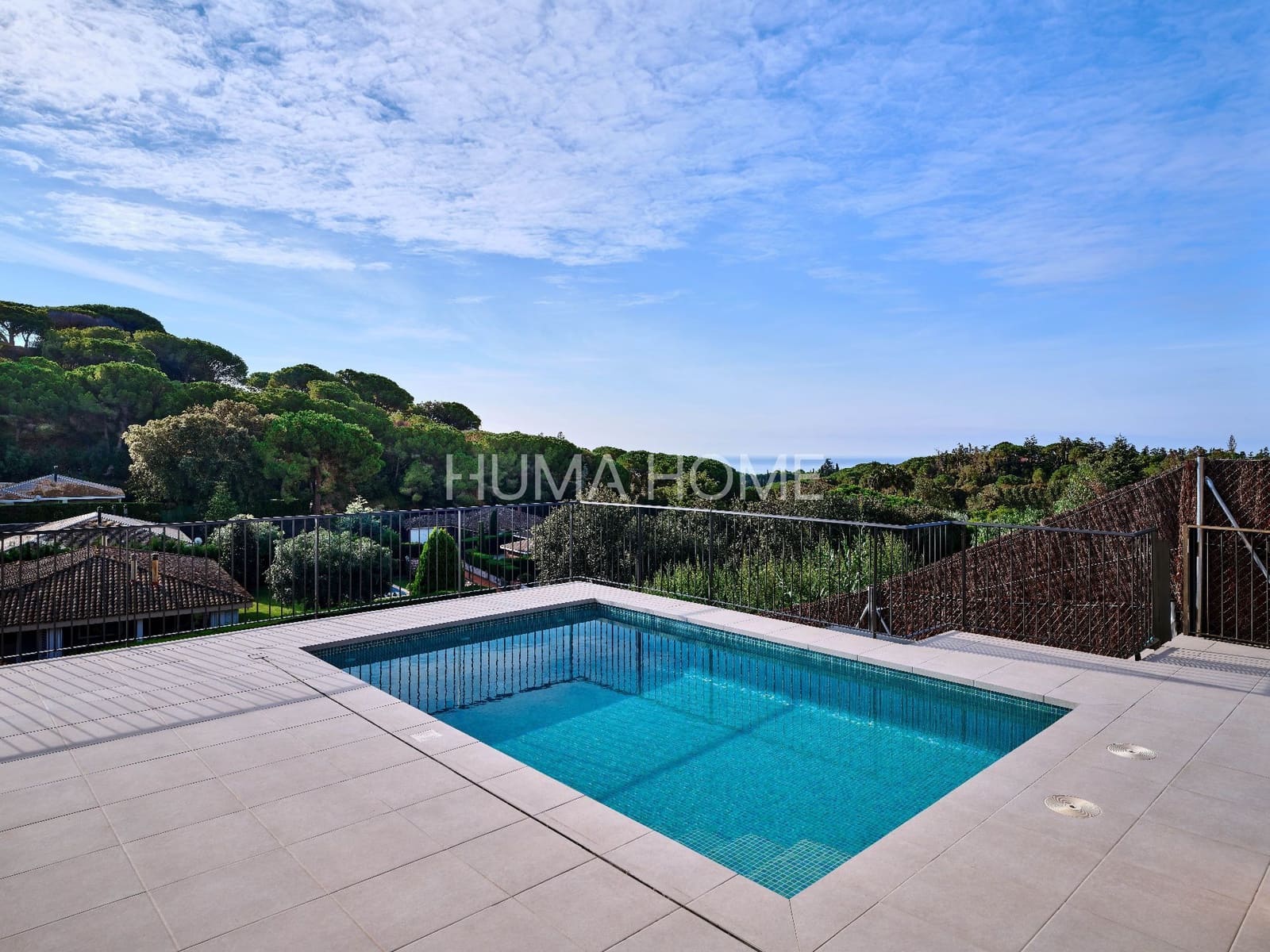 4 bedroom Villa for sale in Barcelona city with pool garage - € 1,680,000 (Ref: 9387574)