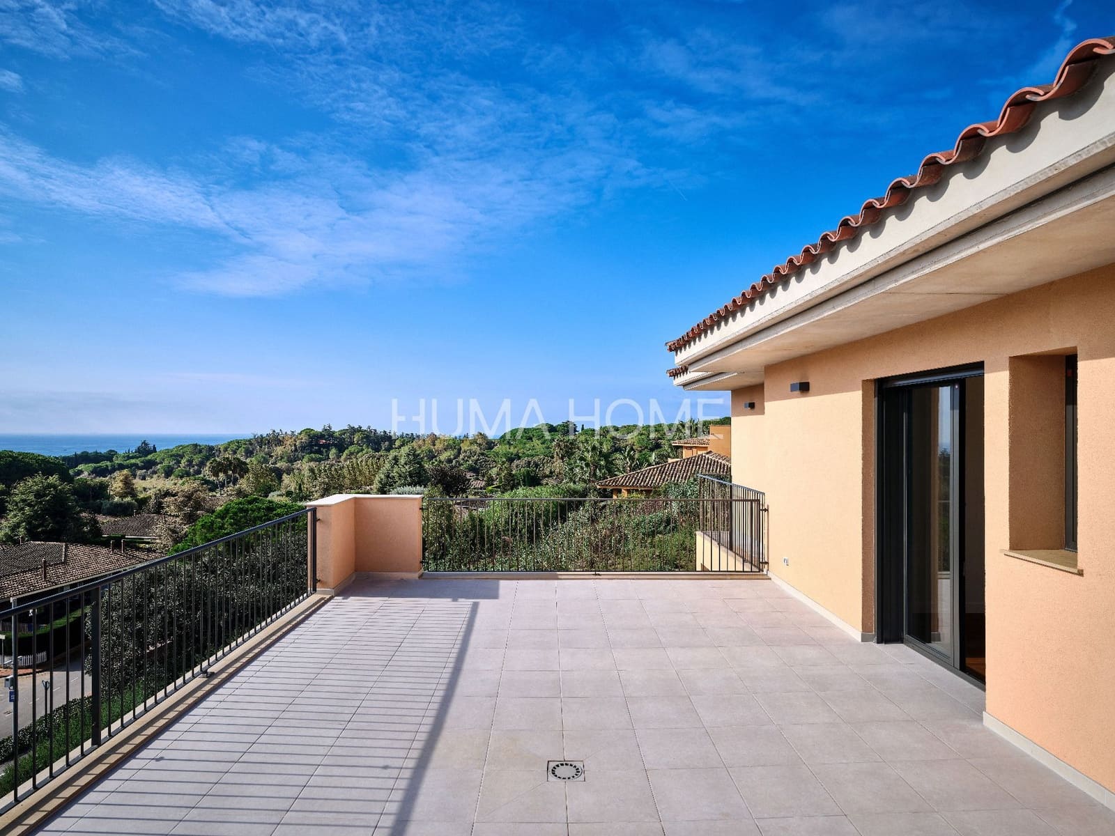 4 bedroom Villa for sale in Barcelona city with pool garage - € 1,680,000 (Ref: 9387574)