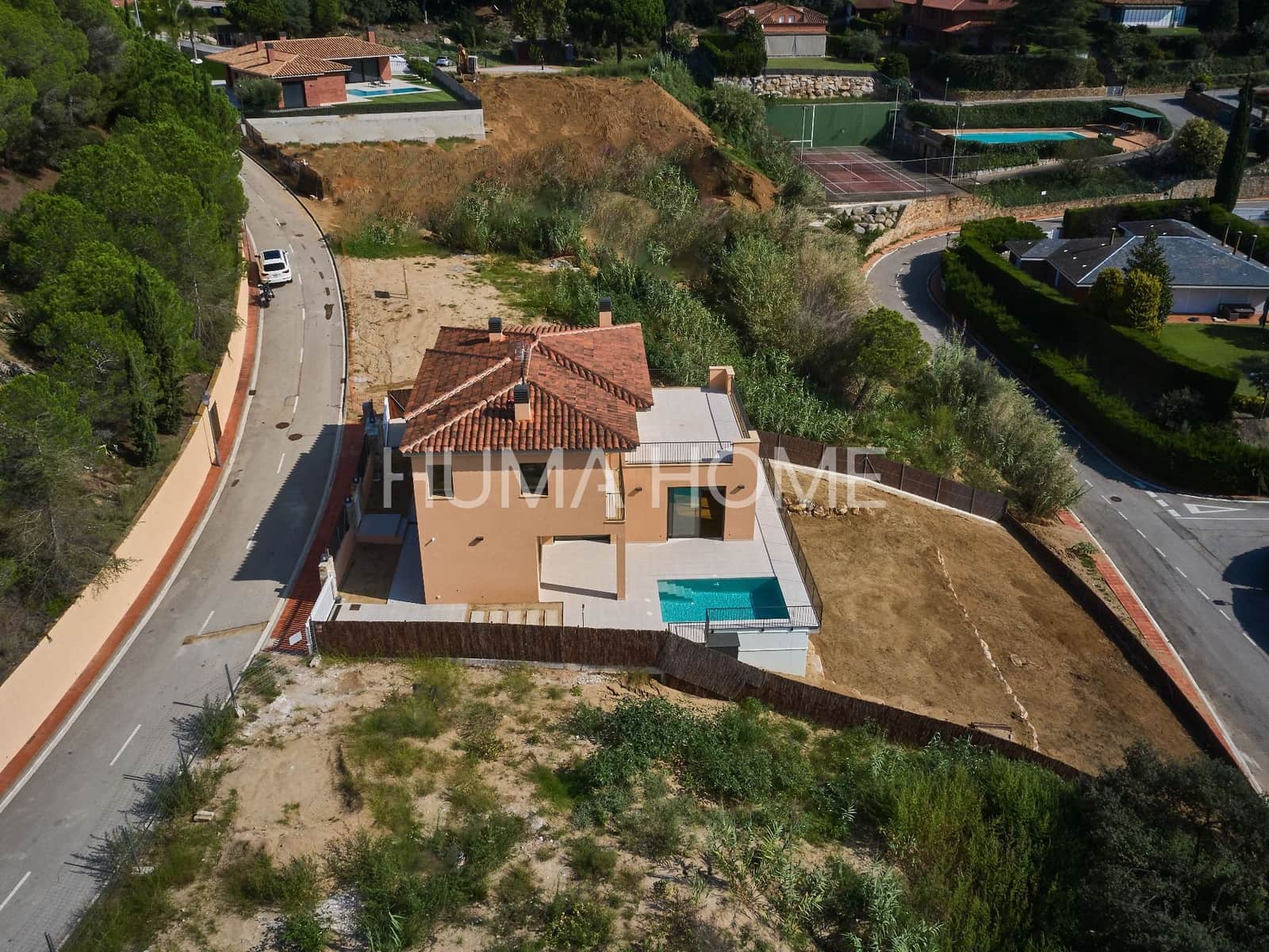 4 bedroom Villa for sale in Barcelona city with pool garage - € 1,680,000 (Ref: 9387574)