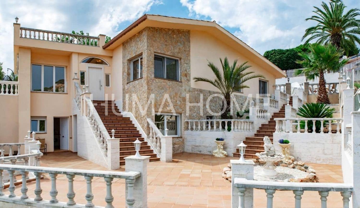 6 bedroom Villa for sale in Lloret de Mar with pool garage - € 1,350,000 (Ref: 9387575)
