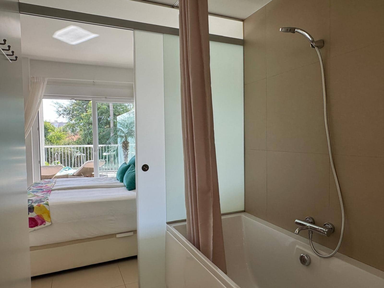 2 makuuhuone Asunto myytävänä paikassa Benalmadena mukana uima-altaan 
autotalli - 539 000 € (Ref: 9344890)