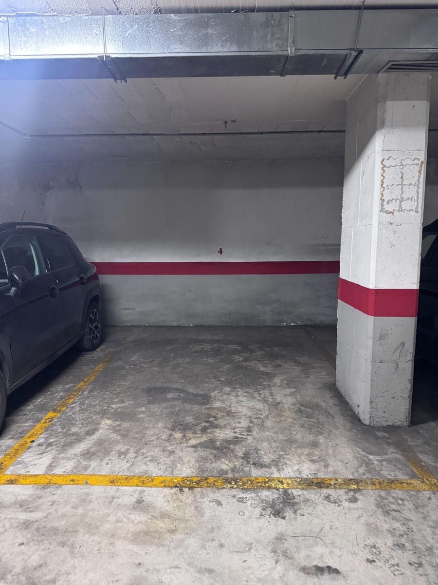 Garasje til salgs i Malaga by - € 55 000 (Ref: 9440644)