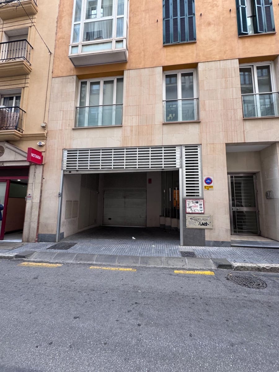 Garasje til salgs i Malaga by - € 55 000 (Ref: 9440644)