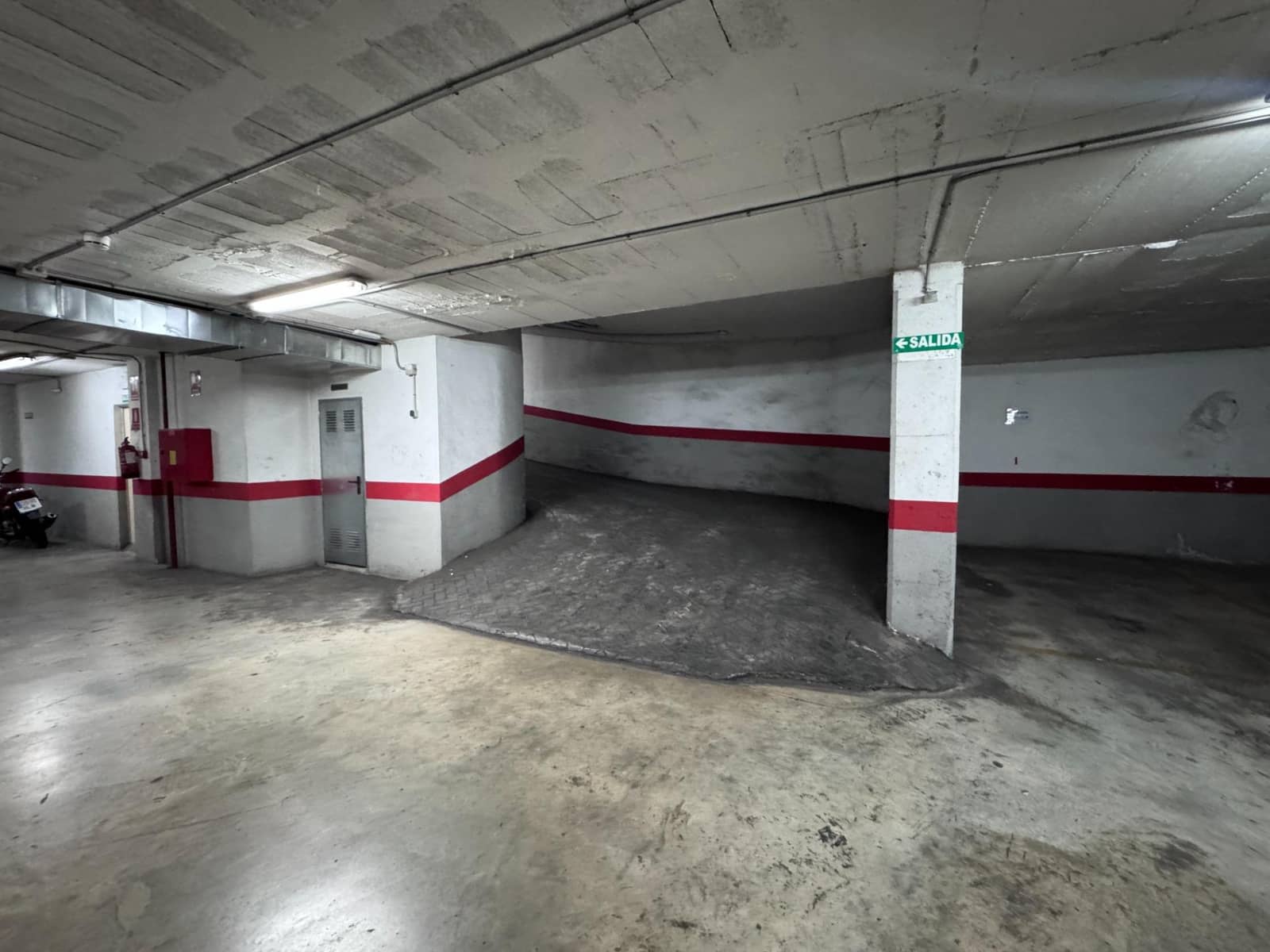 Garasje til salgs i Malaga by - € 55 000 (Ref: 9440644)