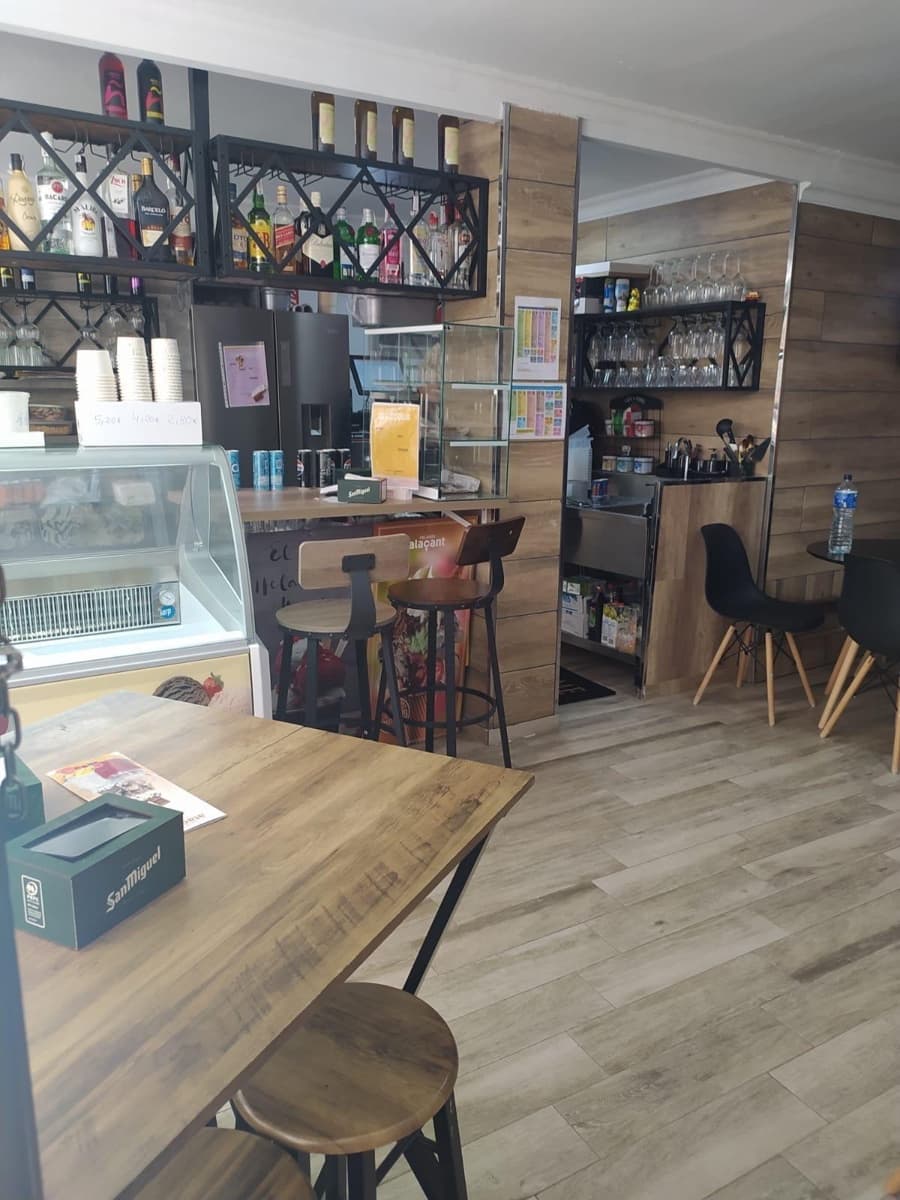 3 slaapkamer Bedrijf te koop in Antequera - € 395.000 (Ref: 9456368)