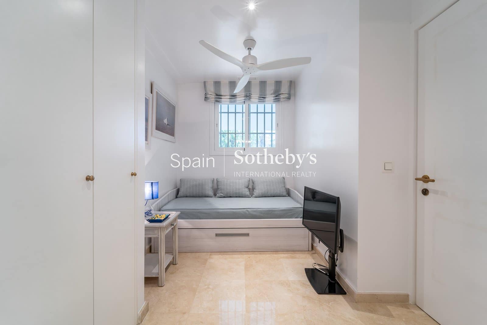 3 bedroom Flat for sale in Guadalmina with pool garage - € 1,495,000 (Ref: 9571728)