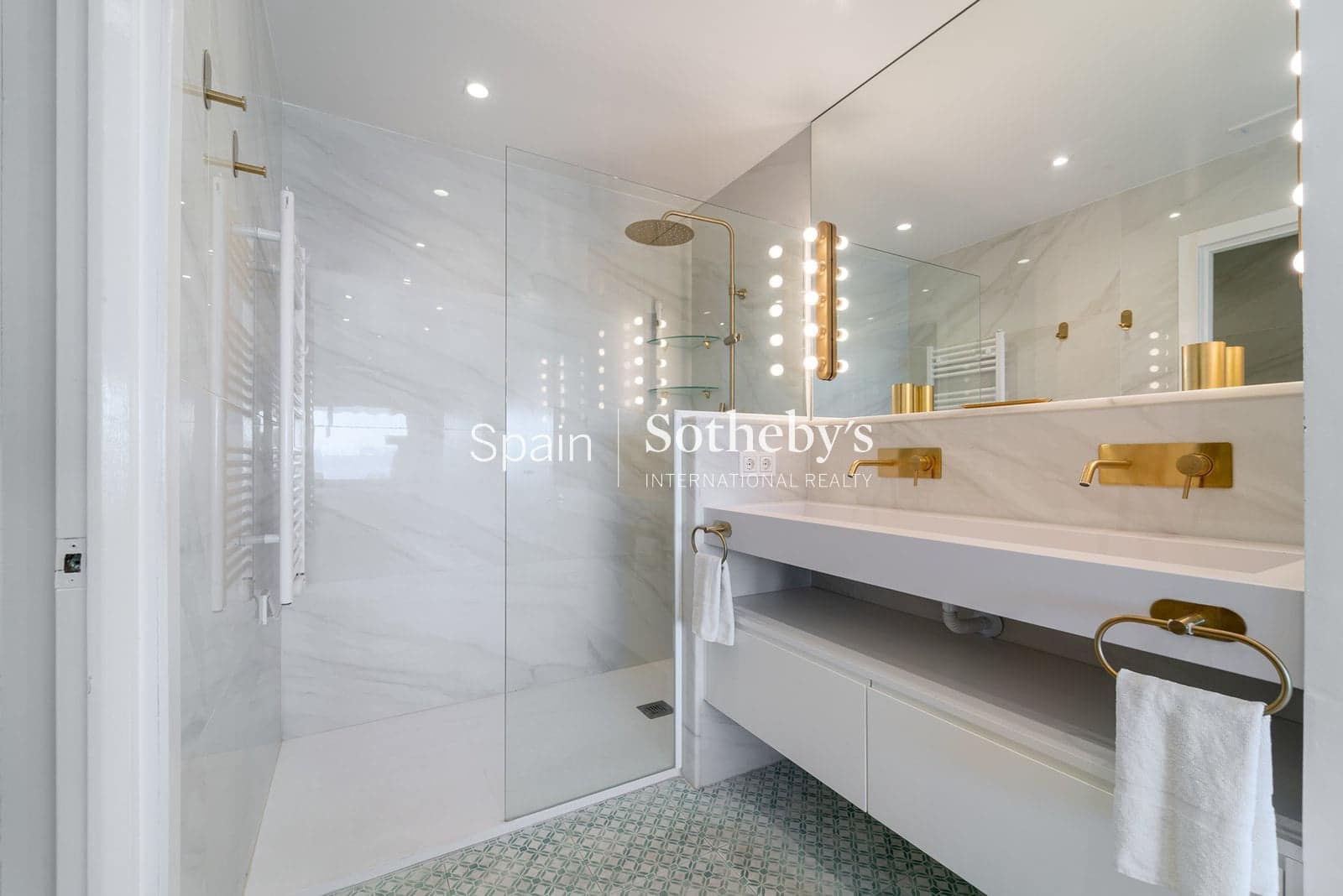 3 bedroom Flat for sale in Guadalmina with pool garage - € 1,495,000 (Ref: 9571728)