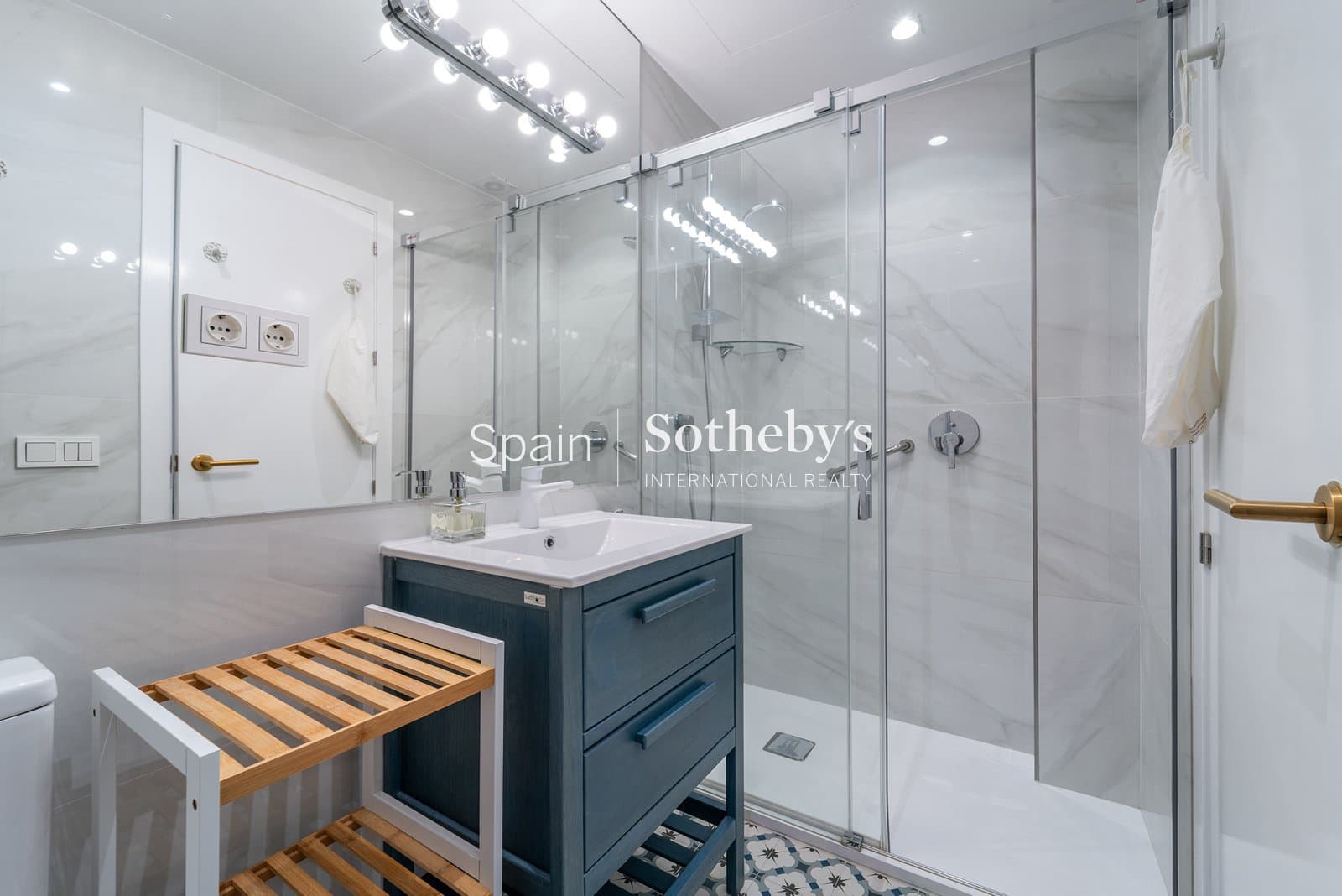 3 bedroom Flat for sale in Guadalmina with pool garage - € 1,495,000 (Ref: 9571728)