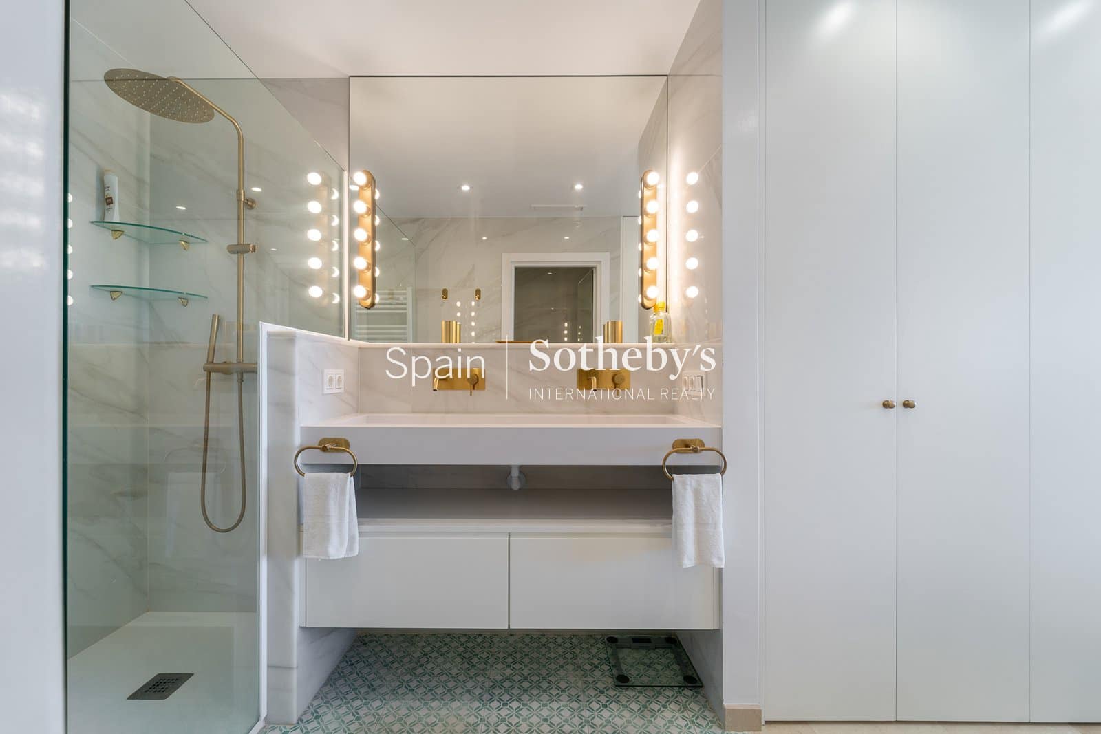 3 bedroom Flat for sale in Guadalmina with pool garage - € 1,495,000 (Ref: 9571728)