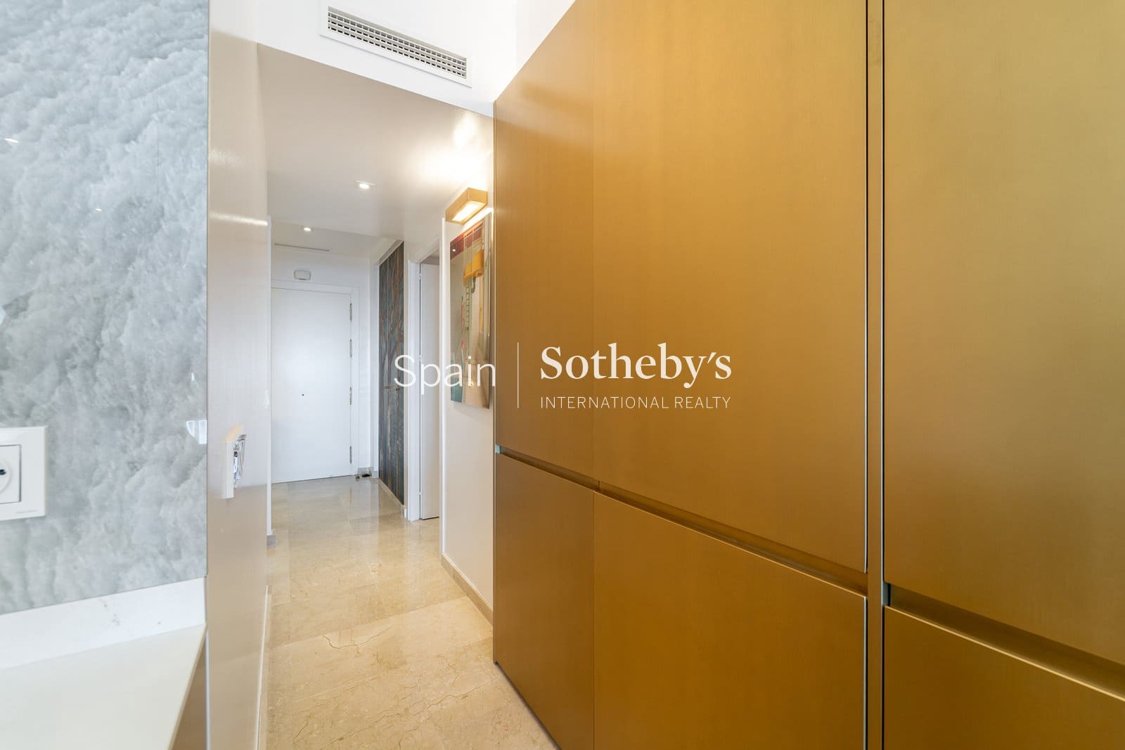 3 bedroom Flat for sale in Guadalmina with pool garage - € 1,495,000 (Ref: 9571728)